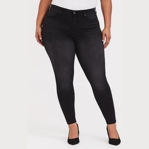 NEW Torrid SKY HIGH SKINNY JEAN  PREMIUM STRETCH